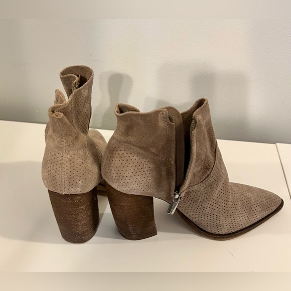 Vince Camuto perforated Cava booties - Picture 3 of 5